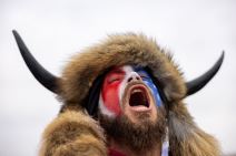 Protesti Amerika Kapitol (9).jpg