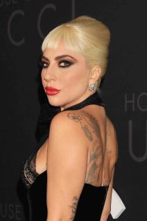 Lady Gaga (2).jpg