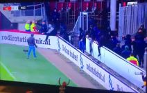 navijači na terenu 2.jpg