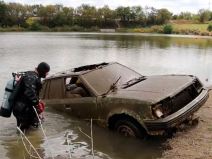 Izvlačenje kola iz jezera 2.jpg