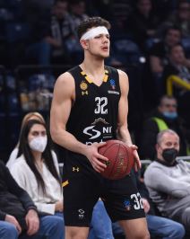 Uroš Trifunović povreda utakmica Partizan Slask 4.jpg