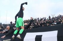 Partizan slavi s navijačima (1).JPG