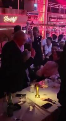 Obradović, Proslava (3).png