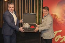 Mocart je izdvojio 150.000 evra u humanitarnim licitacijama.jpg