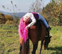 lara goršek kos.png