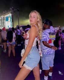 Amanda Anisimova (4).jpg