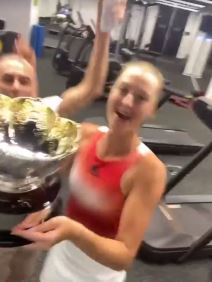 Slavlje Kristine Mladenović i Ivana Dodiga (4).jpg