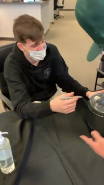 autogram na šerpi (3).jpg