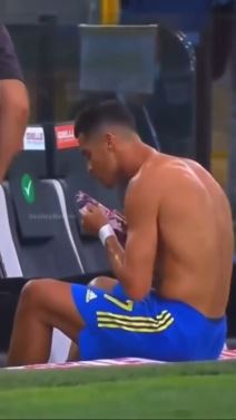 Ronaldo, ritual, štitinik (8).jpg