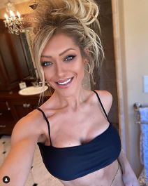 Zgodnu mamu kritikuju zbog oblačenja