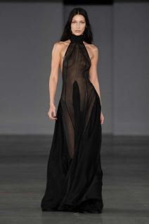 Bela Hadid u providnoj haljini