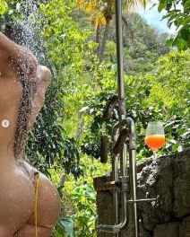 Seksi slike Demi Rouz