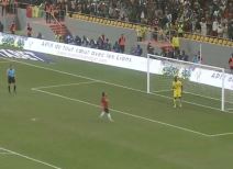 Ispaljivanje lasera iz publike Gana  (4).jpg