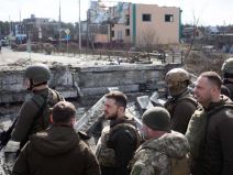 Volodimir Zelenski posetio razorenu Buču  (3).jpg