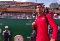 Đoković izlazi na teren posle pauze (5).jpg