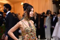 Emili Ratajkovski na Met gali  (3).jpg