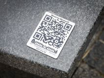 Ana Bekuta polozila cveve na grob Milutina Mrkonjica (15).jpeg