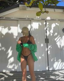 Nik Kirjos u crkvi na telefonu gleda utakmicu