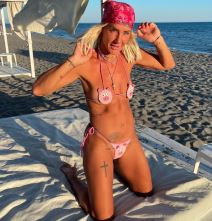 Milica Dabović u skandaloznom bikiniju