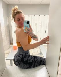 MMA lepotica prodaje donji veš preko interneta