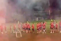 Navijaci Olimpijakos trening (3).png