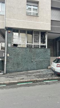 Bačena bomba na frizerski salon (3).jpg