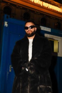 Teya Dora i Nući u vezi