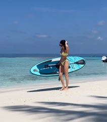 Jelisaveta Orašanin podigla noge u vis na plaži