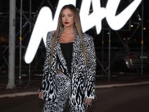 S kim Lepa Brena uživa na jahti