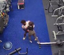 Napad u teretani (5).png