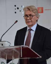 fotografija 4 - Jern Eugen Jelstad, ambasador Norveške.jpg