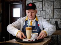 U kafiću Zvuci srca u Beogradu rade osobe sa smetnjama u razvoju