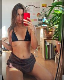 Selena Arsenal (4).jpg