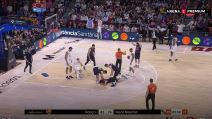 povreda Aleks Abrines na Barselona - Real Madrid (4).jpeg
