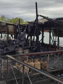 Požar na splavu u Beogradu