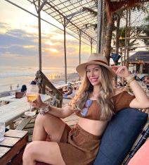 Dejvid Hej nova devojka Mihaela Jovanović iz Jagodine