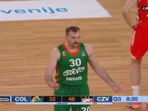 Luka Dončić gleda Crvenu zvezdu u Ljubljani