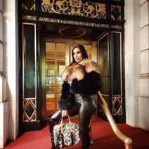 Dvojnica Kim Kardašijan (4).jpg