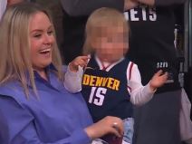 Nikola Jokić , supruga sa ćerkom