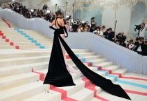 Dženifer Lopez Met Gala (3).jpg