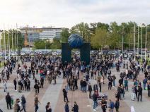 Navijaci ispred arene  (2).jpg