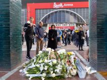 Navijaci ispred arene  (3).jpg