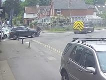 Šokantan trenutak pijani vozač udario je penzionerku sa bicikla i pregazio je (4).jpg