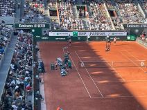 Fokina se povredio, Novak odmah prišao (5).jpg