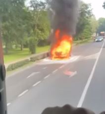 Zapaljen automobil (2).jpg