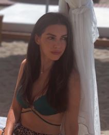 Voditeljka Slagalice Jelena Simić u bikiniju