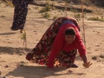 Zabačeno selo gde ljudi hodaju na sve četiri (11).jpg