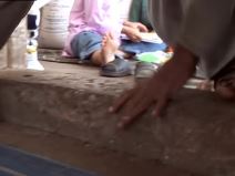 Zabačeno selo gde ljudi hodaju na sve četiri (10).jpg