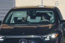 KORTNI KOKS VIĐENA PRVI PUT U JAVNOSTI OD SMRTI METJUA PERIJA (3).jpg