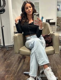 Novinarka Čarli Arnolt 1.jpg